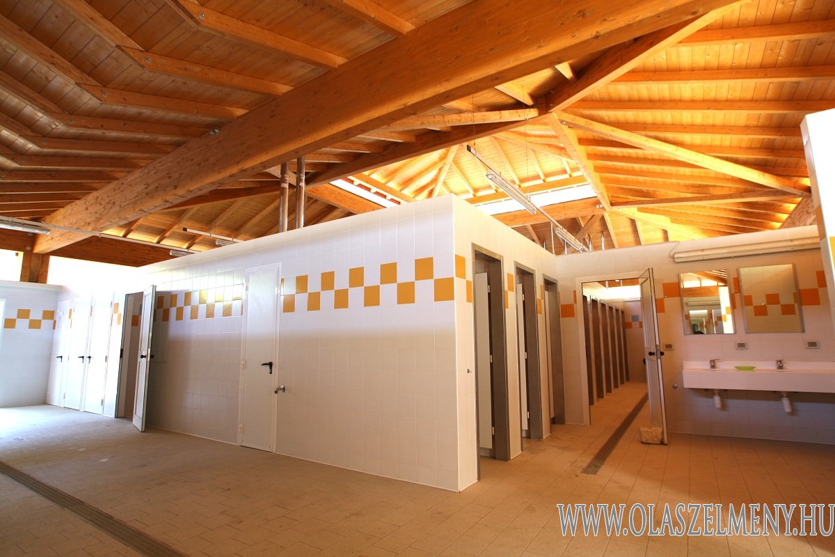 d3b2393288cc4a5960a9ad3efbe69a78